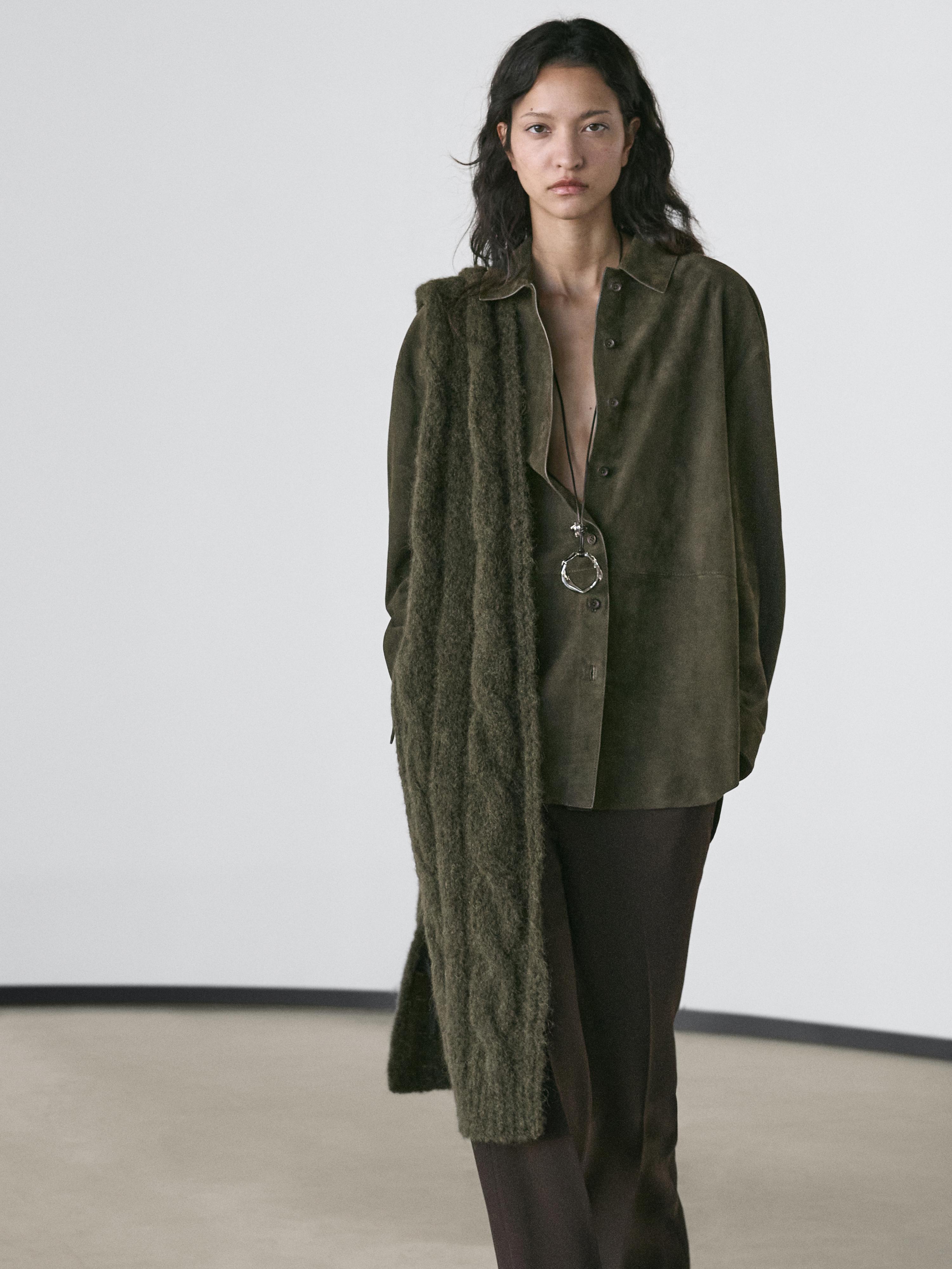 Chemisier coutures en cuir finition daim